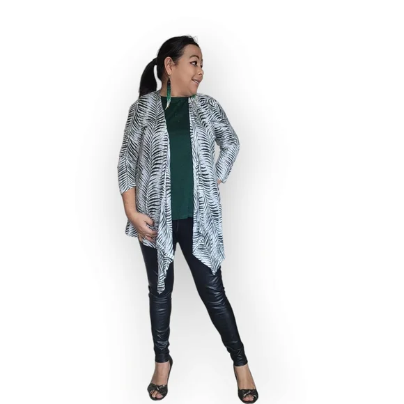 Chic Zebra Pattern Drape Cardigan - Picture 4 of 13